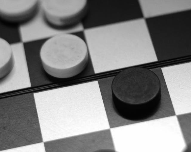 Strategies and Tips for Winning at Solitaire Checkers: A Guide for Gamers